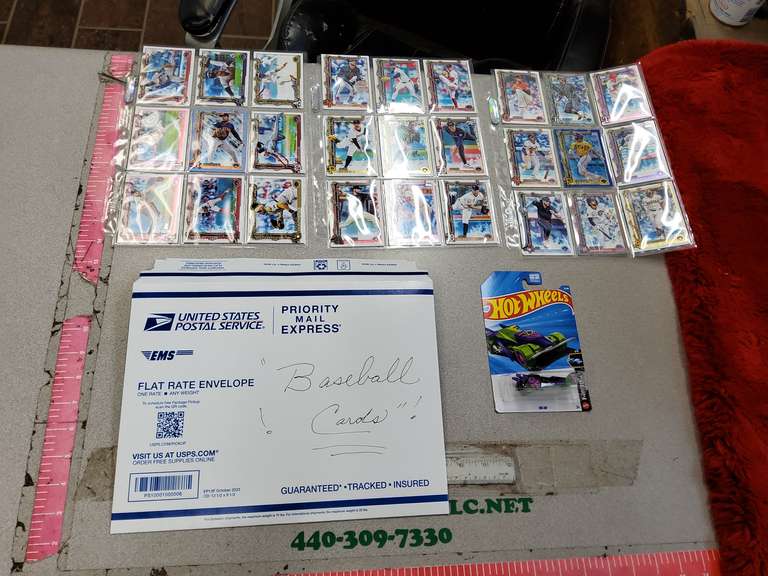 LA DODGER CARDS WITH HOTWHEELS CAR