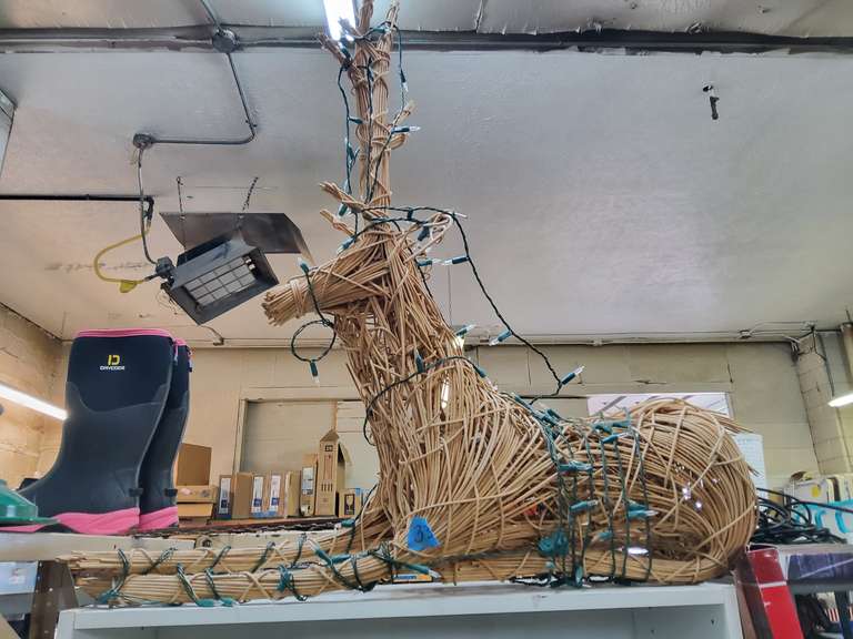LIGHTED DEER