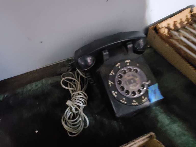 VINTAGE PHONE