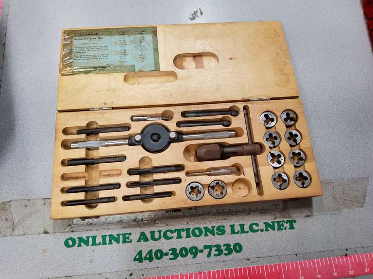 TAP AND DIE SET