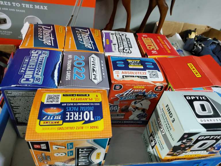 LOT OF FOOTBALL CARDS