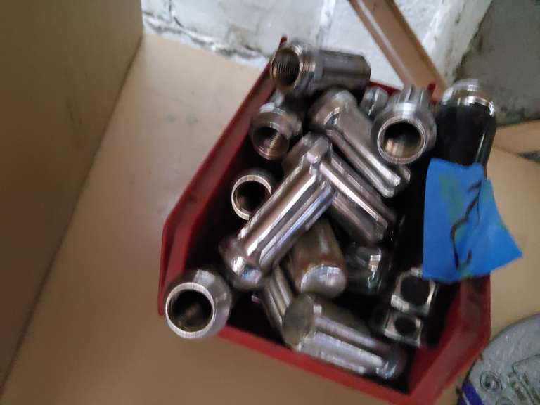 LUG NUTS