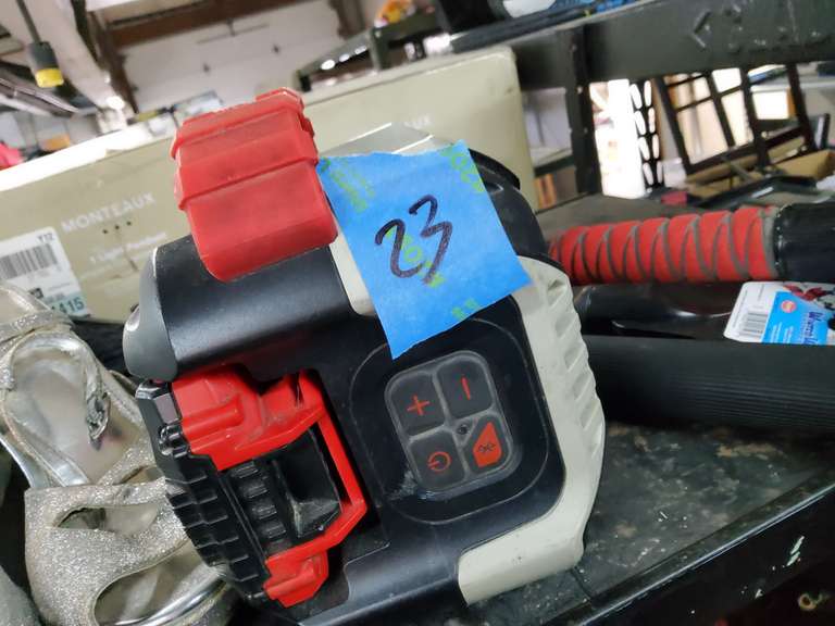 PORTER CABLE SPEAKER WITH BATTERY