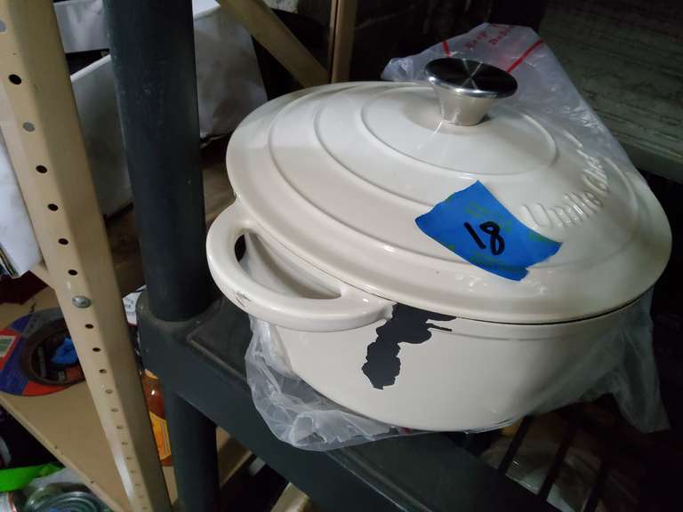 COOKING POT, SEE PAINT CHIP ON SIDE