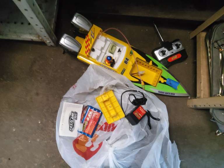 REMOTE CONTROL BOAT, UNTESTED