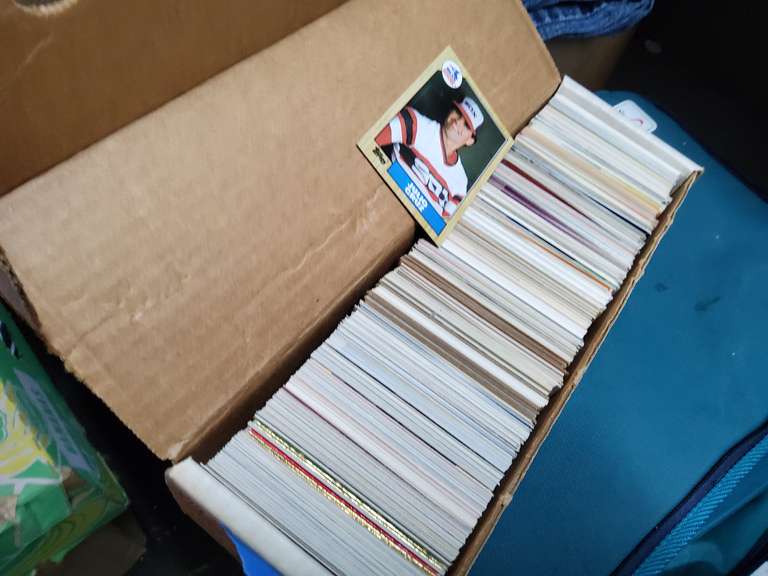 SPORTS CARDS