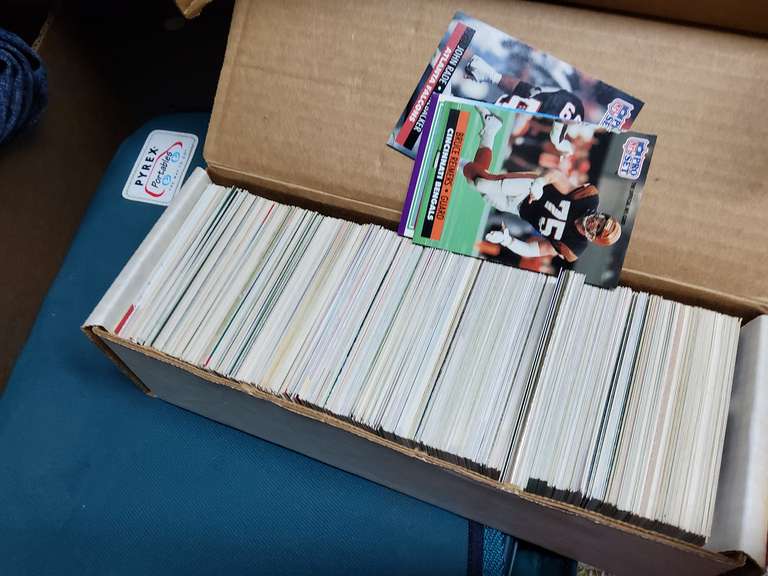 SPORTS CARDS
