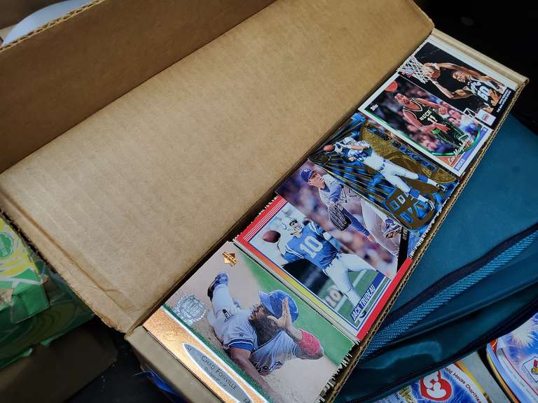 SPORTS CARDS