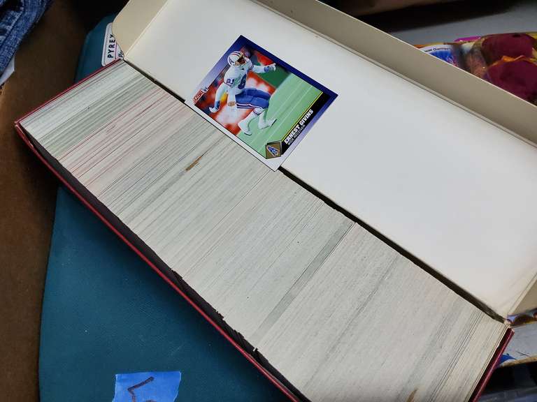 SPORTS CARDS