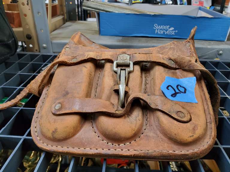 TOOL HOLDER