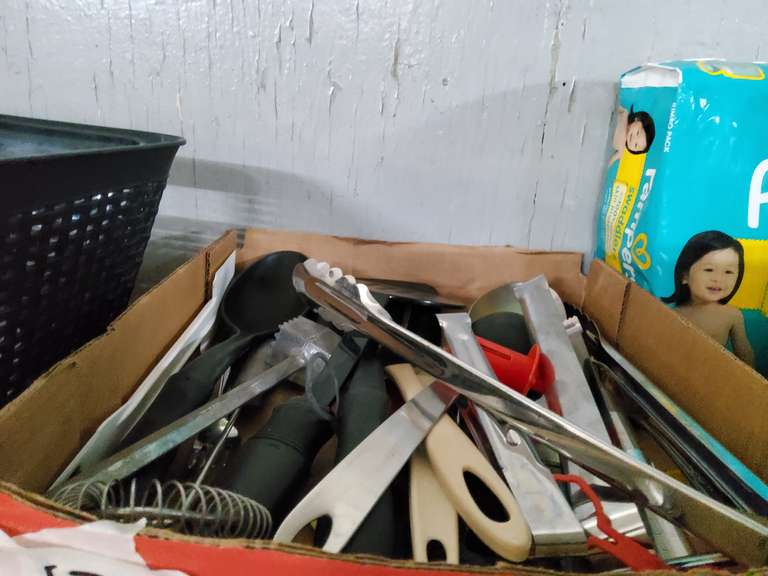 LOT FOR KITCHEN