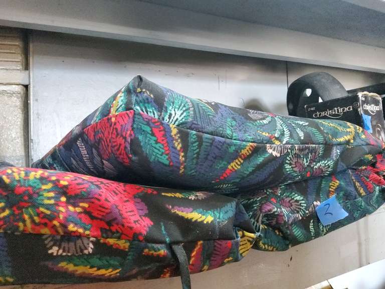 CUSHION