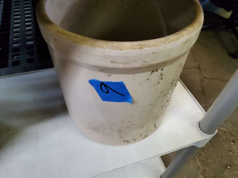 CROCK POT