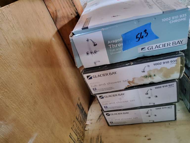 4 TUB AND SHOWER SETS