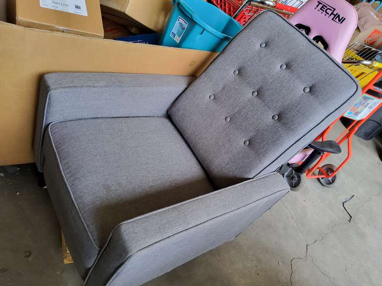 RECLINER CHAIR