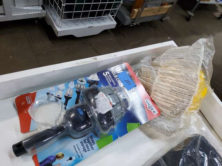 BULB CHANGING KIT AND HARD HAT