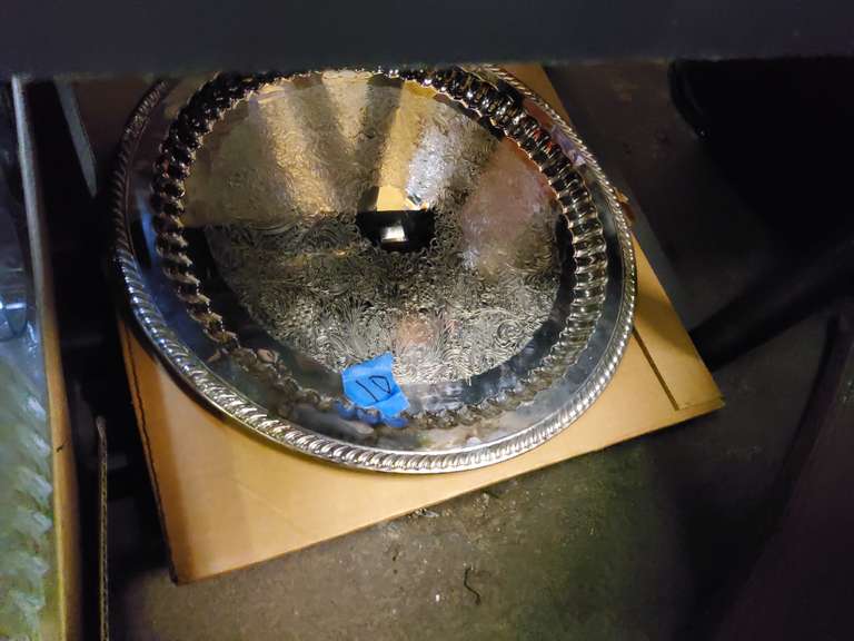 SERVING TRAY
