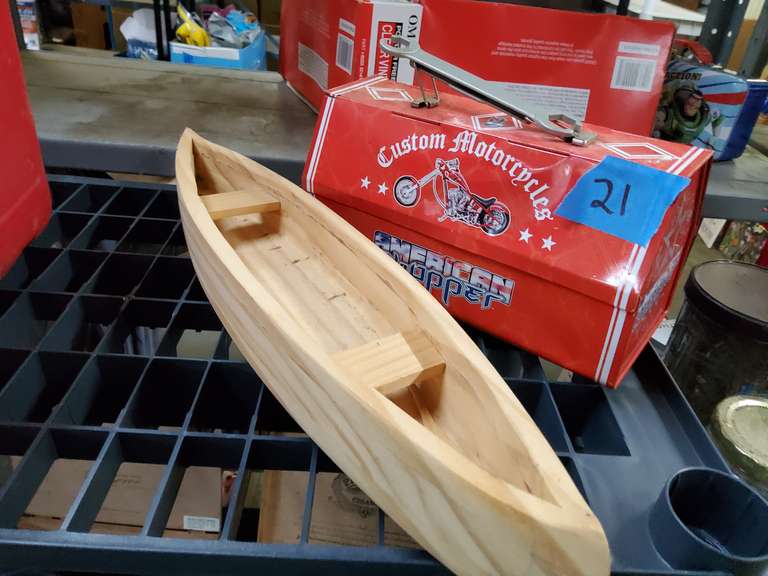 TIN BOX AND CANOE DECOR