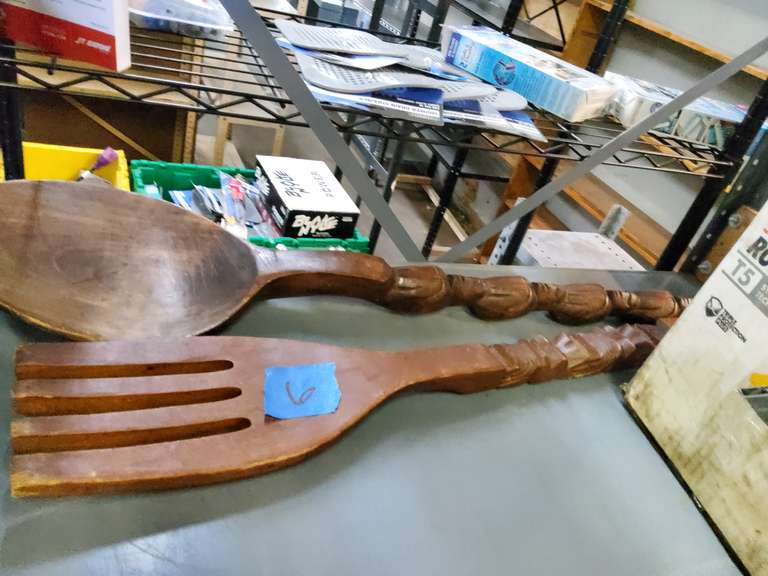 LARGE SPOON AND FORK DECOR