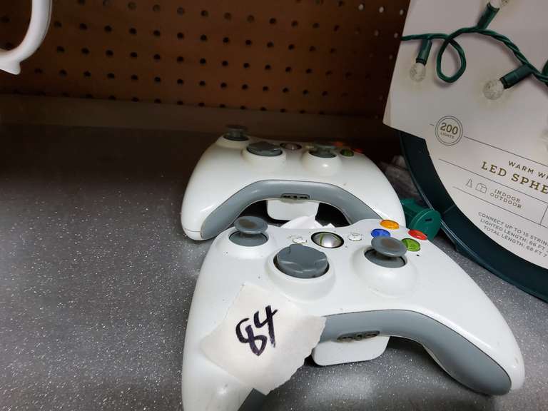 2 CORDLESS GAME CONTROLS