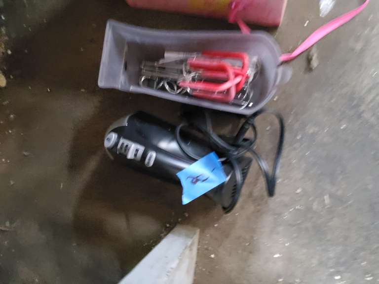 HAND MIXER