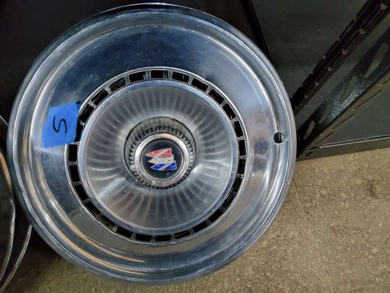 SET OF 4 VINTAGE HUBCAPS