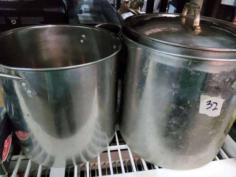 COOKING POTS