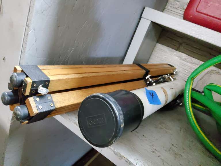 TELESCOPE WITH STAND