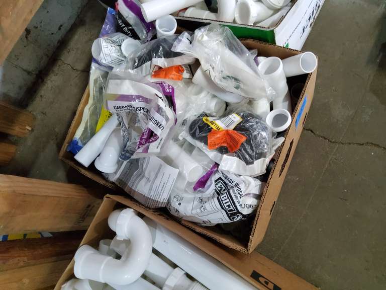 BOX OF PLASTIC PLUMBING PIPE
