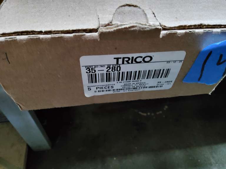 NEW BOX OF WIPERS
