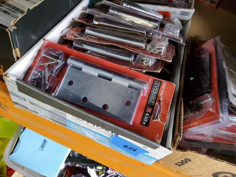 BOX OF COMMERCIAL GRADE HINGES