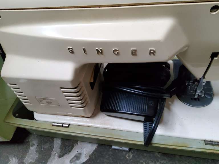 SEWING MACHINE