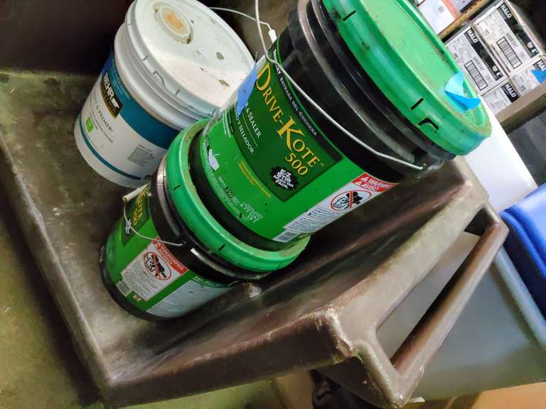 2 DRIVEWAY SEALER