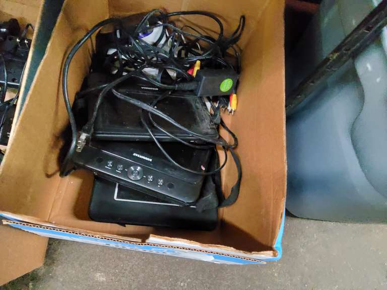 PORTABLE DVD PLAYER