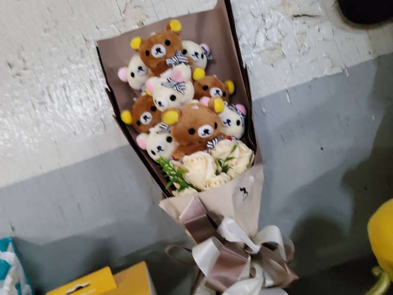 BEARS AND FLOWERS