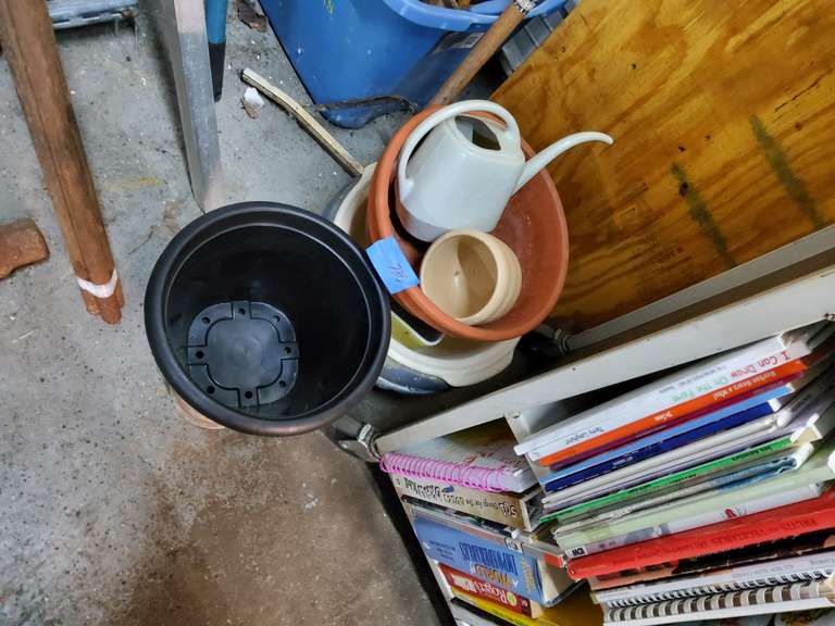 FLOWER POTS