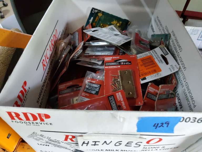 BOX OF NARROW UTILITY HINGES