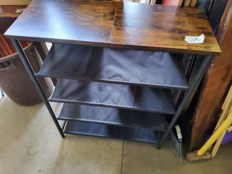 SHOE STAND
