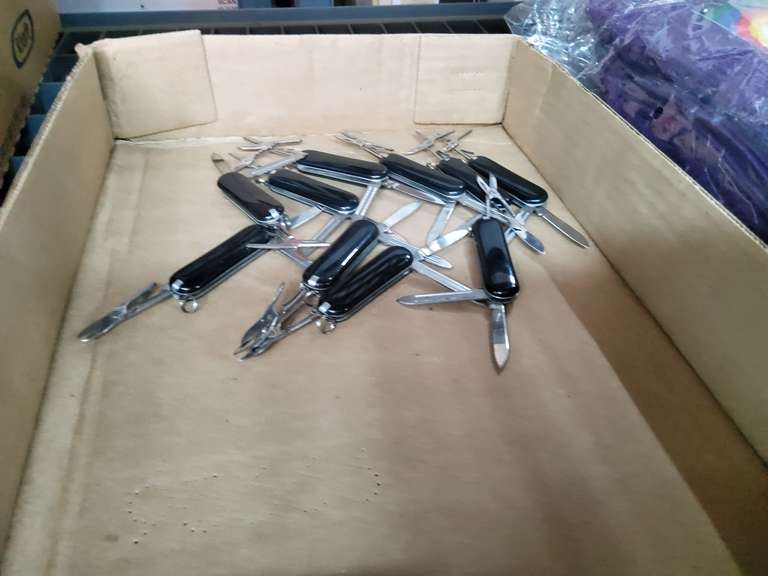 KNIFES