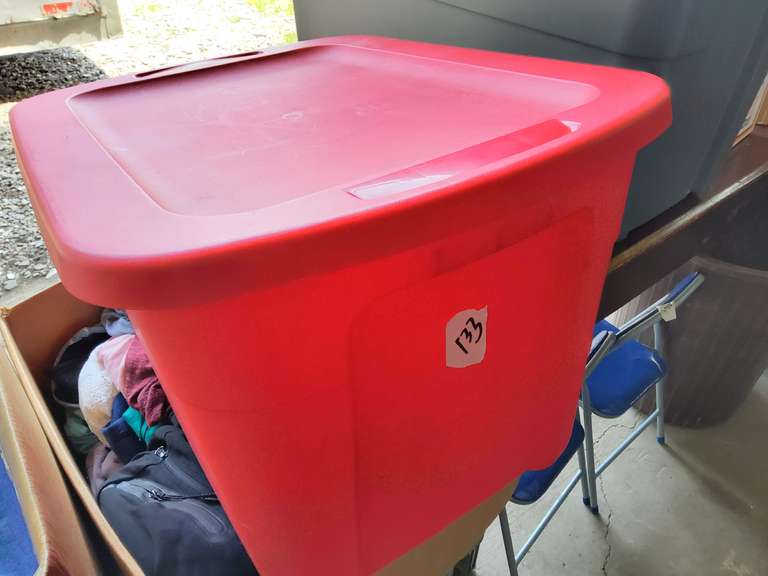 TUB WITH LID