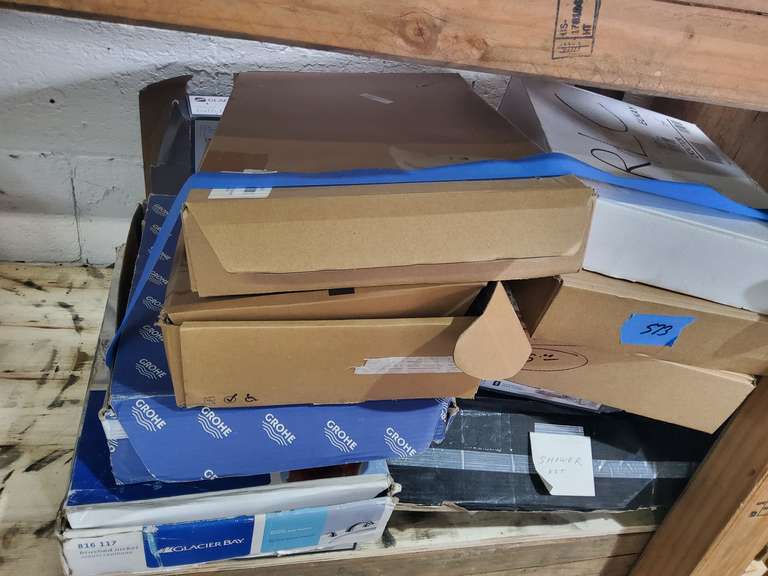 LOT OF KITCHEN FAUCETS