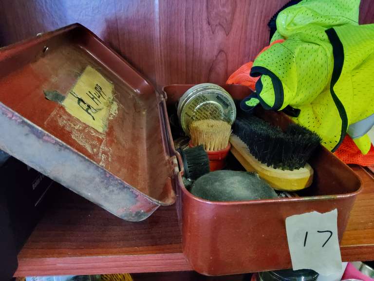 SHOE SHINE STUFF WITH BOX