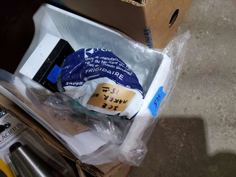 BOX OF PLUMBING