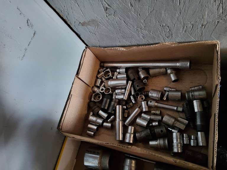 SOCKETS