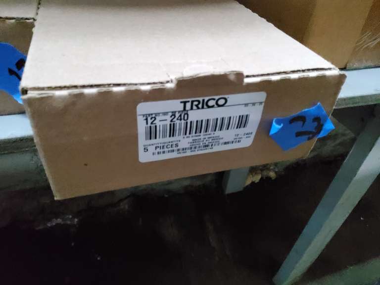 NEW BOX OF WIPERS