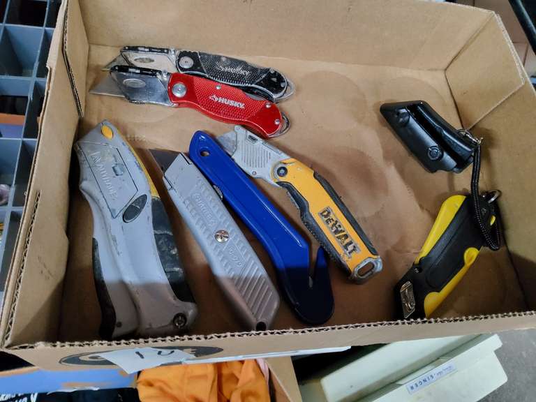KNIFES
