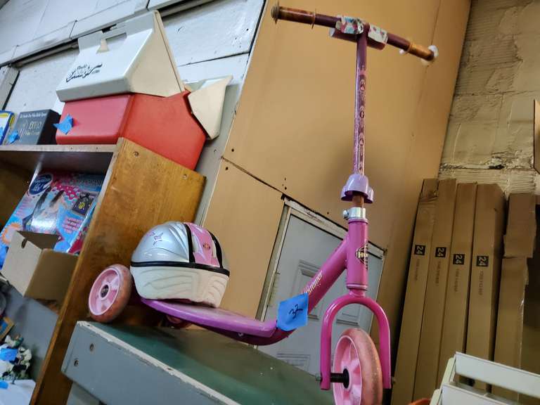 KIDS RIDE TOY AND HELMET