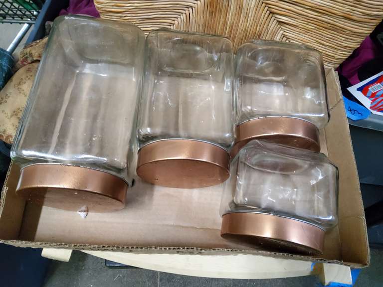 STORAGE CONTAINERS