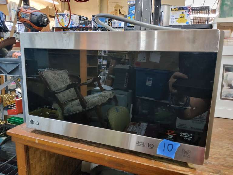 MICROWAVE, NO GLASS PLATE