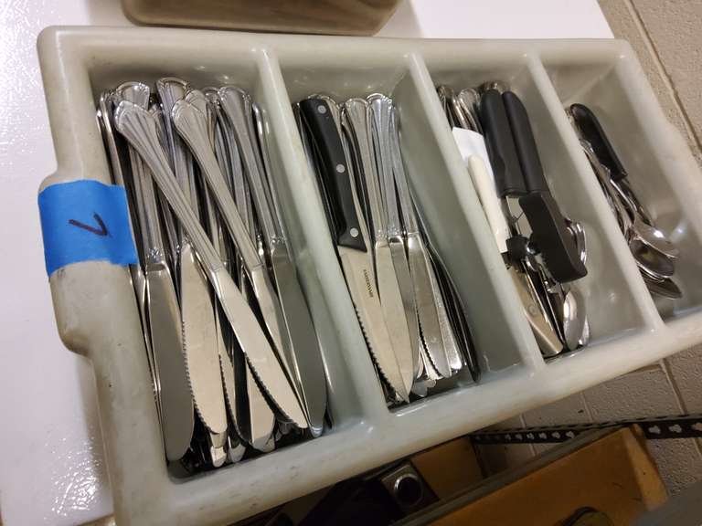 FLATWARE WITH HOLDER